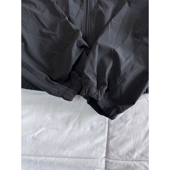 New Lululemon Run Crew Graphic Cinch-Hem Jacket Sz XL Black Limited Edition Rain - Picture 6 of 13